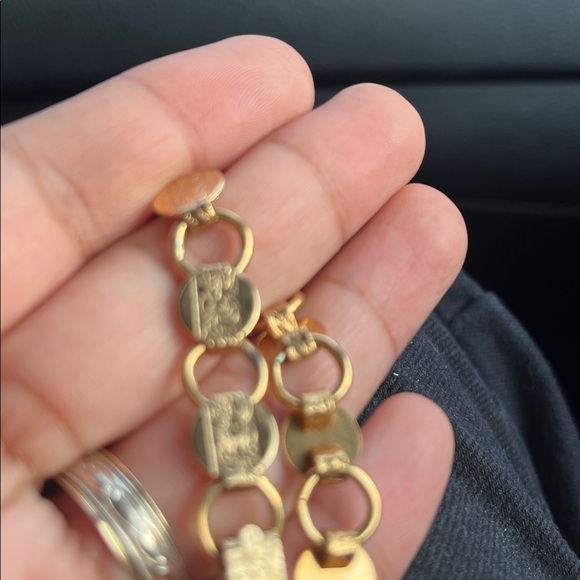 VTG Sarah Coventry Floral Embossed Fashion Bracelet Young And Gay Gold Tone - Picture 3 of 4